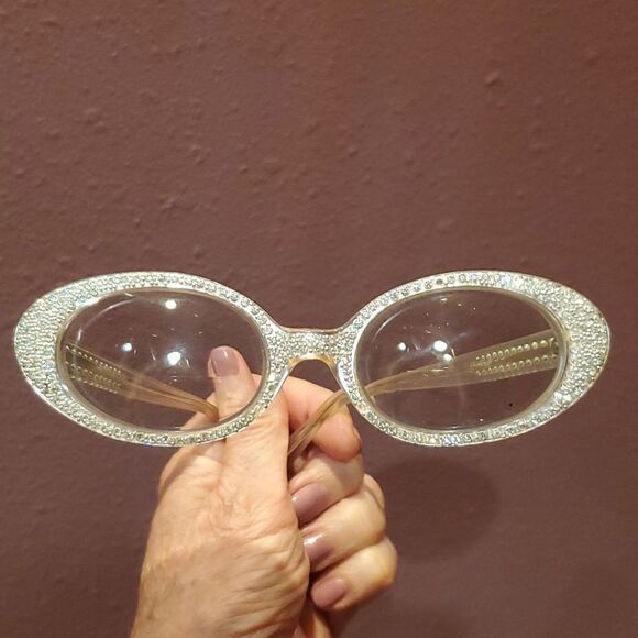 Vintage Cat Eye Rhinestone Glass from the 1950's 60's, By L. EVARD TWE FRANCE. - Picture 8 of 13